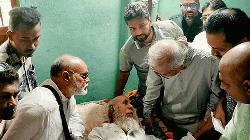 প্রবীণ দলীয় কর্মী তাহের ঠাকুরের পাশে দাঁড়ালেন তারেক রহমান