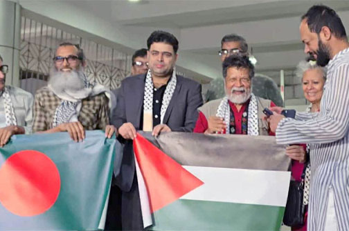 দেশে ফিরেছেন শহিদুল আলম