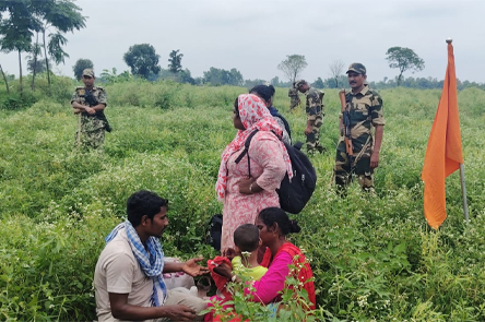 লালমনিরহাট সীমান্ত দিয়ে অন্তত ৩৩ জনকে বাংলাদেশে পুশ-ইনের চেষ্টা চালায় বিএসএফ। ছবি: সংগৃহীত