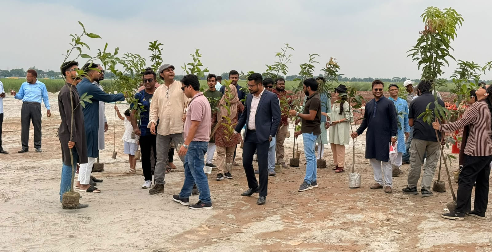  পূর্বাচলে প্রবাসী পল্লী প্রকল্পে বৃক্ষরোপণ কর্মসূচি