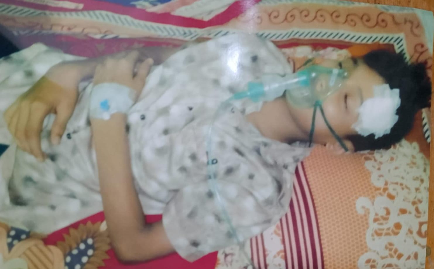 বাবার সামনেই অনিককে গুরুতর জখম করে তার ফুপা