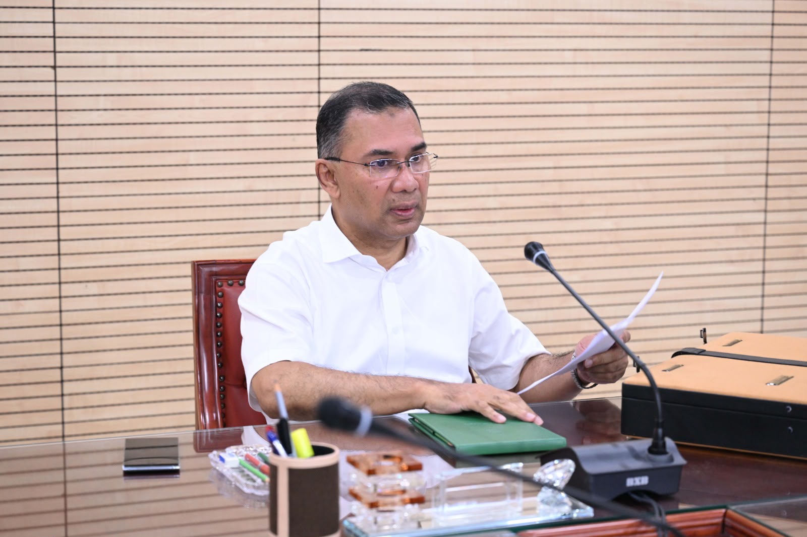 মন্ত্রিসভার বৈঠকে সভাপতিত্ব করেন প্রধানমন্ত্রী তারেক রহমান।  ছবি: পিএমও