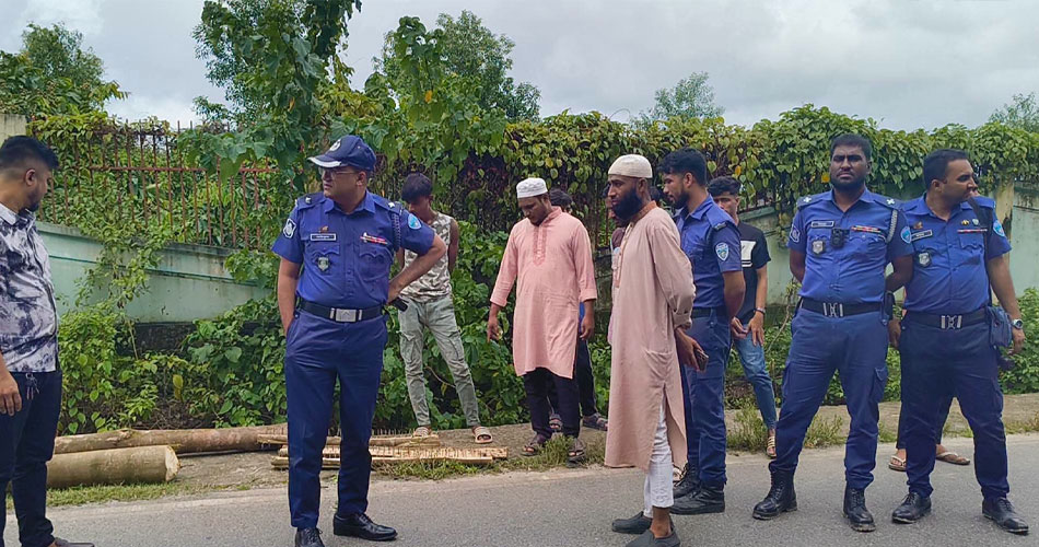 টেকনাফে বিকাশ প্রতিনিধিদের ৬০ লাখ টাকা লুট